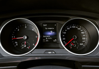 Подержанный автомобиль Volkswagen Tiguan 2018 года (18 фото)