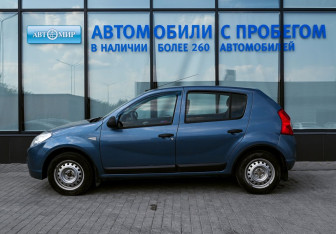 Подержанный автомобиль Renault Sandero 2012 года (2 фото)