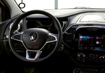Подержанный автомобиль Renault Kaptur 2020 года (11 фото)