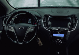 Подержанный автомобиль Hyundai Santa Fe 2012 года (10 фото)
