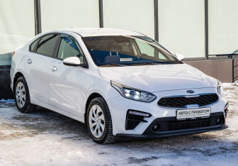 Подержанный автомобиль Kia Cerato Sedan 2019 года (7 фото)