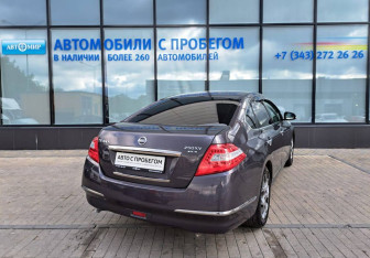 Подержанный автомобиль Nissan Teana 2011 года (5 фото)