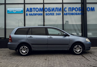 Подержанный автомобиль Toyota Corolla Wagon 2003 года (6 фото)