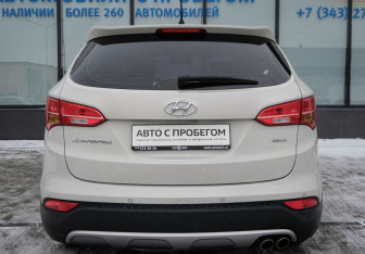 Подержанный автомобиль Hyundai Santa Fe 2013 года (4 фото)