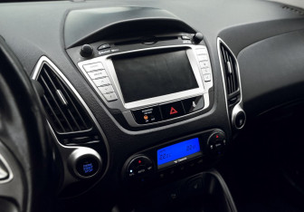 Подержанный автомобиль Hyundai ix35 2012 года (11 фото)