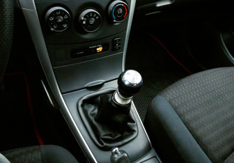 Подержанный автомобиль Toyota Corolla Sedan 2010 года (9 фото)