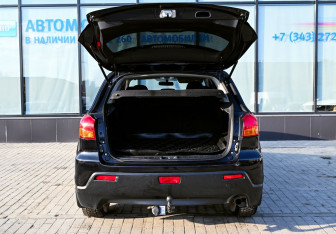 Подержанный автомобиль Mitsubishi ASX 2010 года (20 фото)