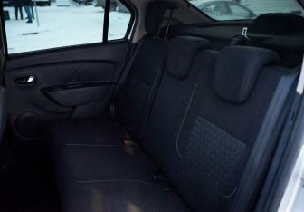 Подержанный автомобиль Renault Logan Sedan 2016 года (16 фото)