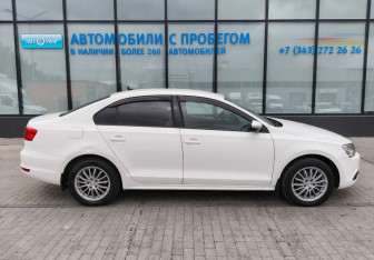 Подержанный автомобиль Volkswagen Jetta Sedan 2013 года (6 фото)