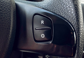 Подержанный автомобиль Renault Sandero 2017 года (13 фото)