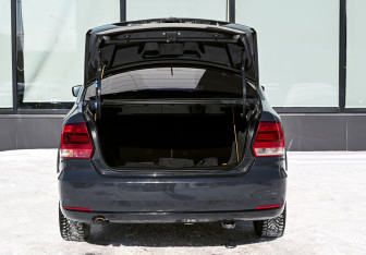 Подержанный автомобиль Volkswagen Polo Sedan 2018 года (18 фото)