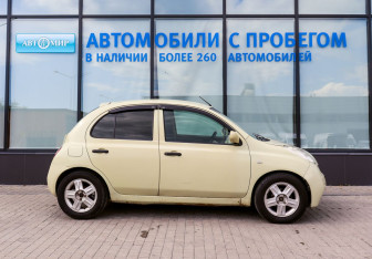 Подержанный автомобиль Nissan March Hatchback 2004 года (7 фото)