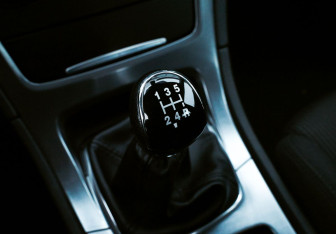 Подержанный автомобиль Ford Mondeo Liftback 2010 года (15 фото)