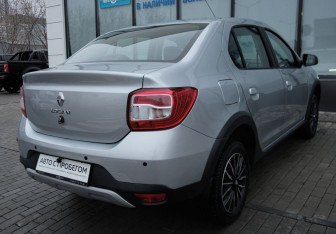 Подержанный автомобиль Renault Logan Sedan 2022 года (5 фото)