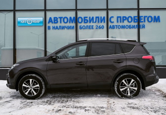 Подержанный автомобиль Toyota RAV4 2018 года (2 фото)