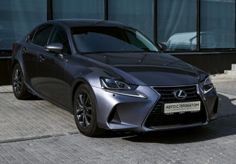 Подержанный автомобиль Lexus IS Sedan 2018 года (7 фото)