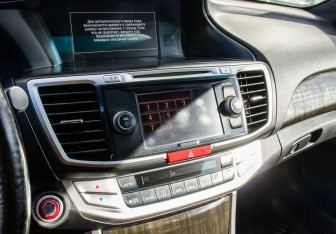 Подержанный автомобиль Honda Accord Sedan 2013 года (11 фото)