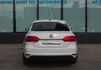 Подержанный автомобиль Volkswagen Jetta Sedan 2012 года (4 фото)