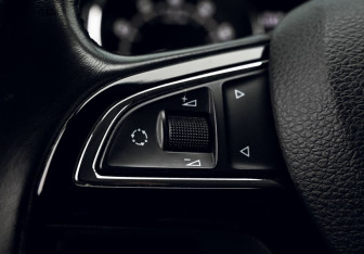 Подержанный автомобиль Skoda Superb Liftback 2013 года (14 фото)
