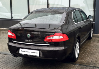 Подержанный автомобиль Skoda Superb Liftback 2012 года (5 фото)
