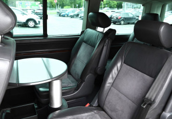 Подержанный автомобиль Volkswagen Multivan 2008 года (16 фото)
