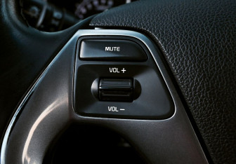 Подержанный автомобиль Kia Rio Sedan 2015 года (14 фото)