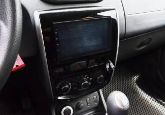 Подержанный автомобиль Nissan Terrano 2015 года (10 фото)