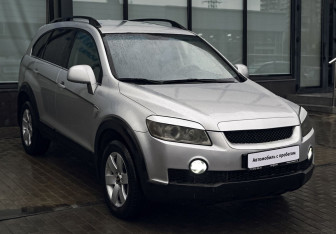 Подержанный автомобиль Chevrolet Captiva 2007 года (7 фото)