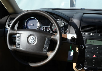 Подержанный автомобиль Volkswagen Touareg 2008 года (19 фото)