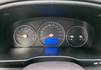 Подержанный автомобиль Hyundai Santa Fe 2010 года (18 фото)