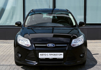 Подержанный автомобиль Ford Focus Hatchback 2013 года (8 фото)