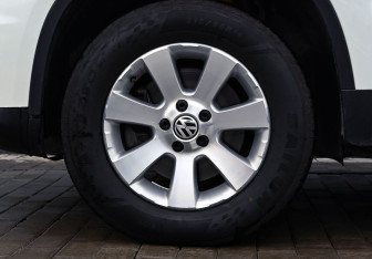 Подержанный автомобиль Volkswagen Tiguan 2014 года (15 фото)