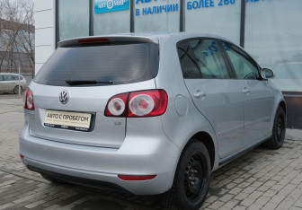 Подержанный автомобиль Volkswagen Golf Plus 2009 года (5 фото)