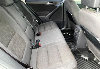 Подержанный автомобиль Volkswagen Tiguan 2012 года (15 фото)