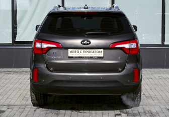 Подержанный автомобиль Kia Sorento 2013 года (4 фото)