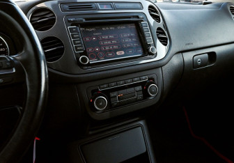 Подержанный автомобиль Volkswagen Tiguan 2011 года (11 фото)