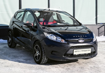 Подержанный автомобиль Ford Fiesta Hatchback 2008 года (7 фото)