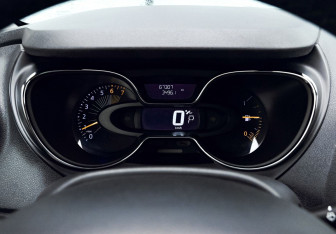 Подержанный автомобиль Renault Kaptur 2016 года (9 фото)