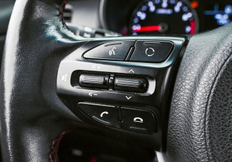 Подержанный автомобиль Kia Rio Sedan 2019 года (13 фото)