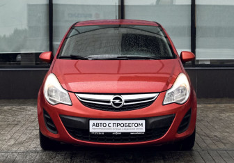 Подержанный автомобиль Opel Corsa 2012 года (8 фото)