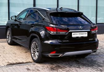 Подержанный автомобиль Lexus RX 2019 года (4 фото)