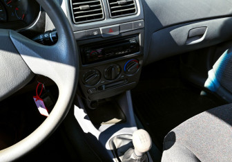 Подержанный автомобиль Hyundai Accent Sedan 2009 года (9 фото)