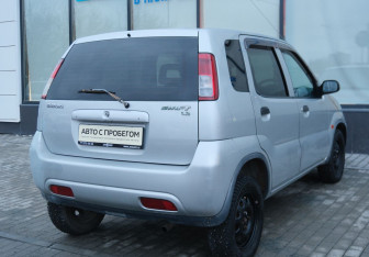 Подержанный автомобиль Suzuki Swift Hatchback 2002 года (5 фото)