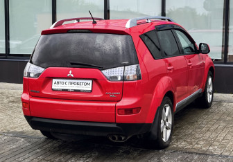 Подержанный автомобиль Mitsubishi Outlander 2007 года (5 фото)