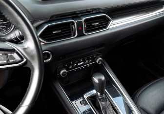 Подержанный автомобиль Mazda CX-5 2020 года (9 фото)