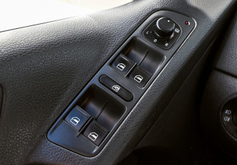 Подержанный автомобиль Volkswagen Tiguan 2013 года (12 фото)