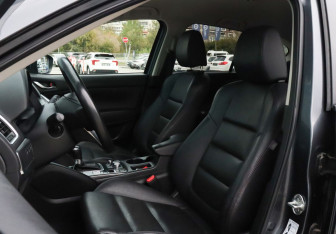 Подержанный автомобиль Mazda CX-5 2016 года (16 фото)