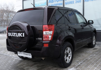 Подержанный автомобиль Suzuki Grand Vitara 2008 года (5 фото)