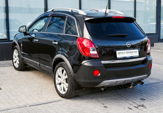 Подержанный автомобиль Opel Antara 2013 года (3 фото)