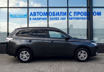 Подержанный автомобиль Mitsubishi Outlander 2013 года (6 фото)